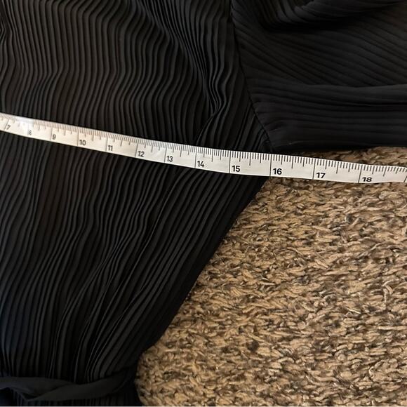 Forever 21 woman’s dress small black long sleeve - Picture 6 of 7